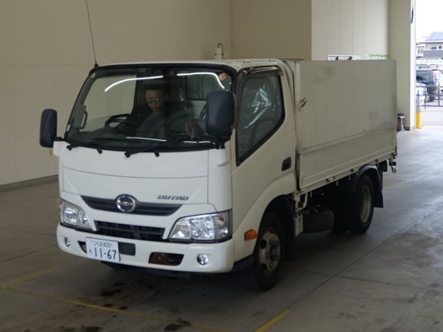 2017 Hino Dutro Hira Japan auction vehicle
