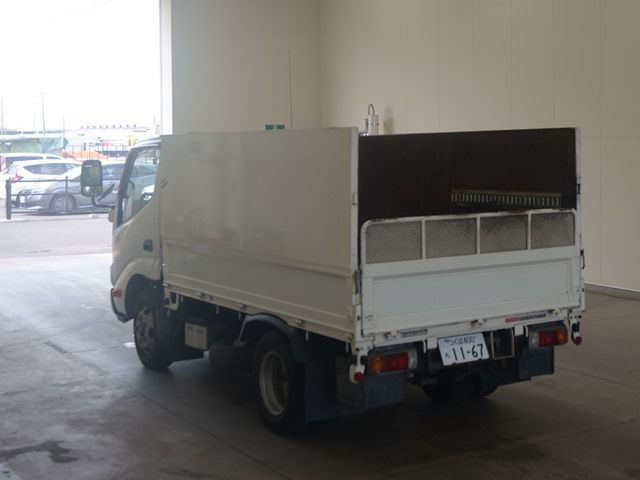 2017 Hino Dutro Hira auction photo 2