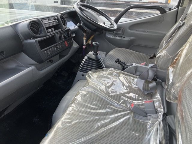 2017 Hino Dutro Hira auction photo 5