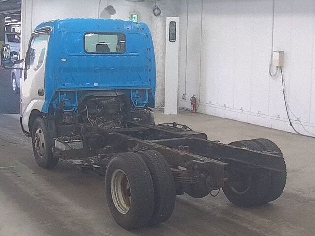2006 Toyota Dyna chassis auction photo 2