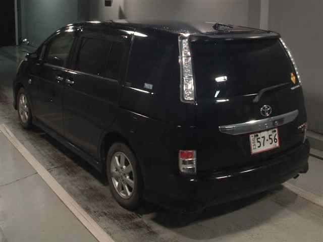 2013 Toyota Isis プラタナVセレクション auction photo 2