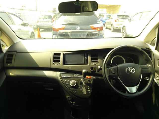 2013 Toyota Isis プラタナVセレクション auction photo 8