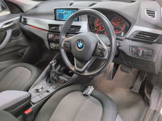 2017 BMW X1 XDRIVE18D 4WD auction photo 3