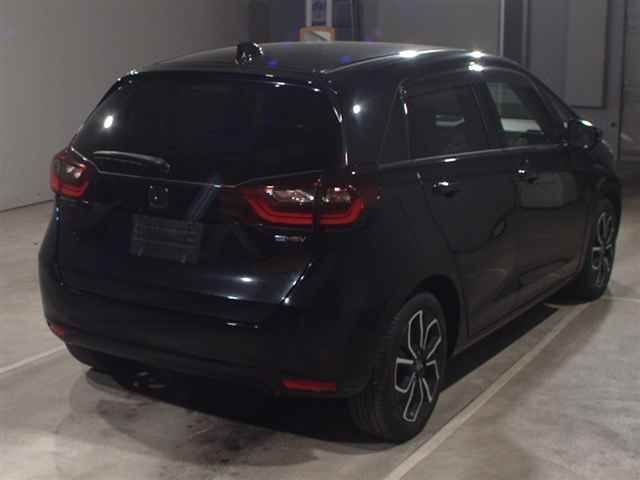 2021 Honda Fit e:HEVネス auction photo 2