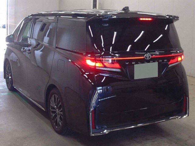 2025 Toyota Vellfire Z Premier auction photo 2