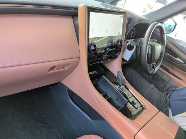 2025 Toyota Vellfire Z Premier auction photo 3