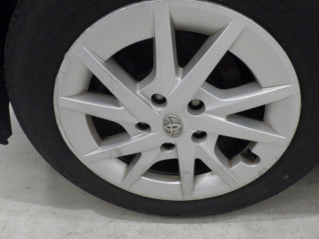 2013 Toyota Prius Alpha S auction photo 9