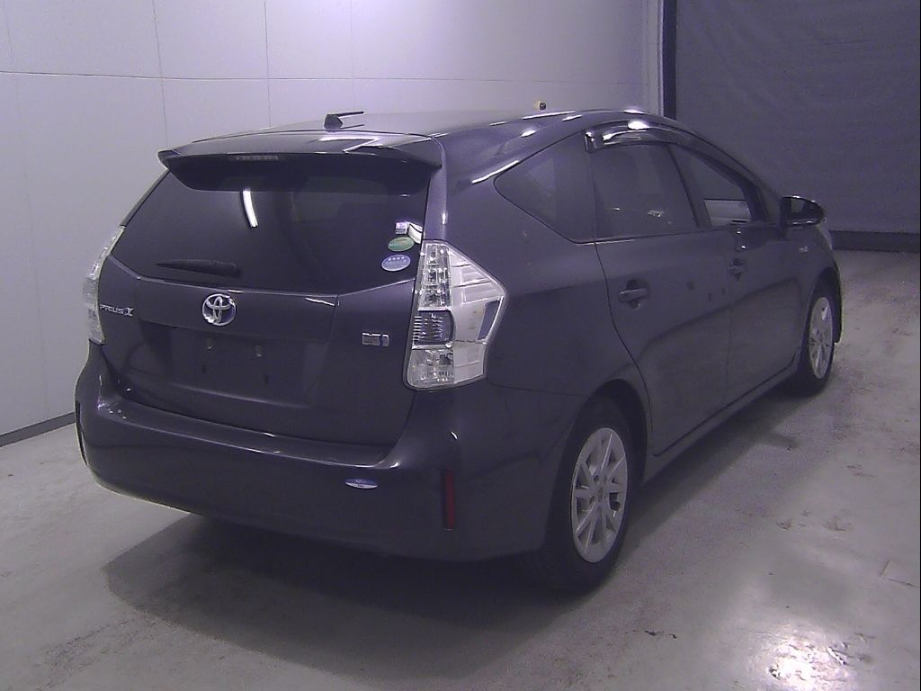 2013 Toyota Prius Alpha S auction photo 2