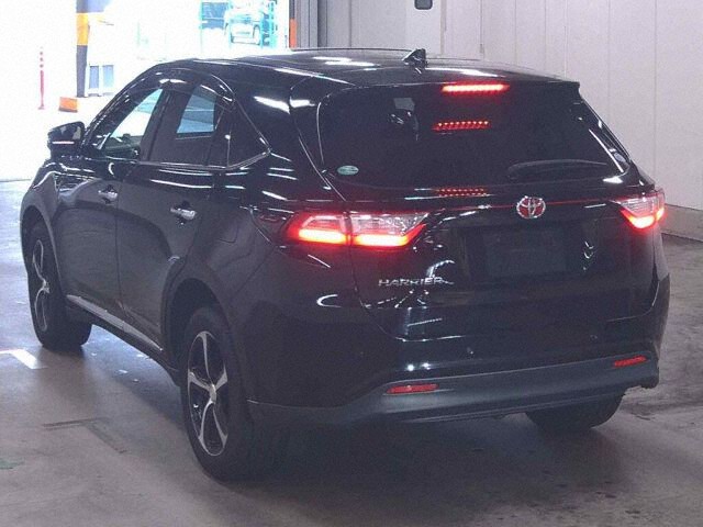 2019 Toyota Harrier premium auction photo 2