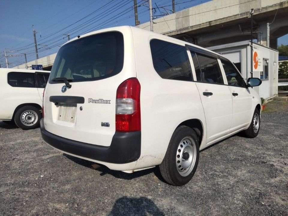 2022 Toyota Probox auction photo 2