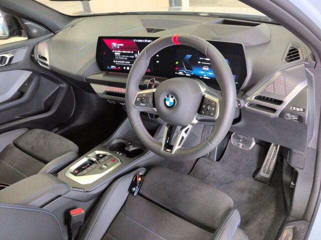 2025 BMW 1 Series M135 XDRIVE 4WD auction photo 3
