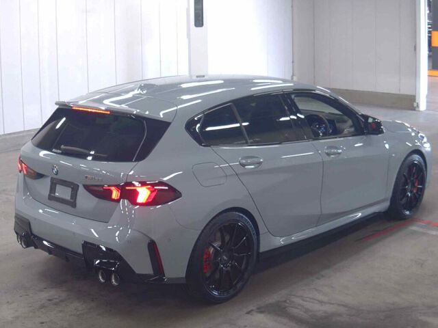 2025 BMW 1 Series M135 XDRIVE 4WD auction photo 5