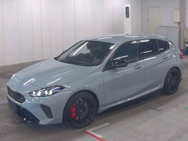 2025 BMW 1 Series M135 XDRIVE 4WD auction photo 4