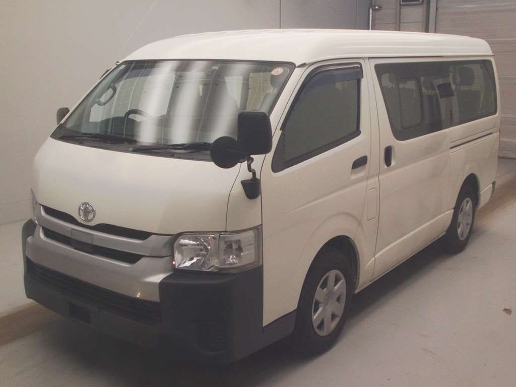 2019 Toyota Hiace DX Japan auction vehicle