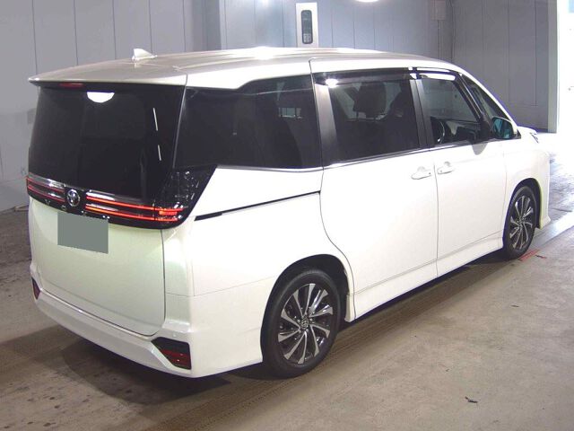 2023 Toyota Voxy S-Z auction photo 5
