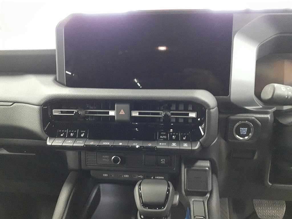 2025 Toyota Land Cruiser 250 VX 4WD auction photo 12