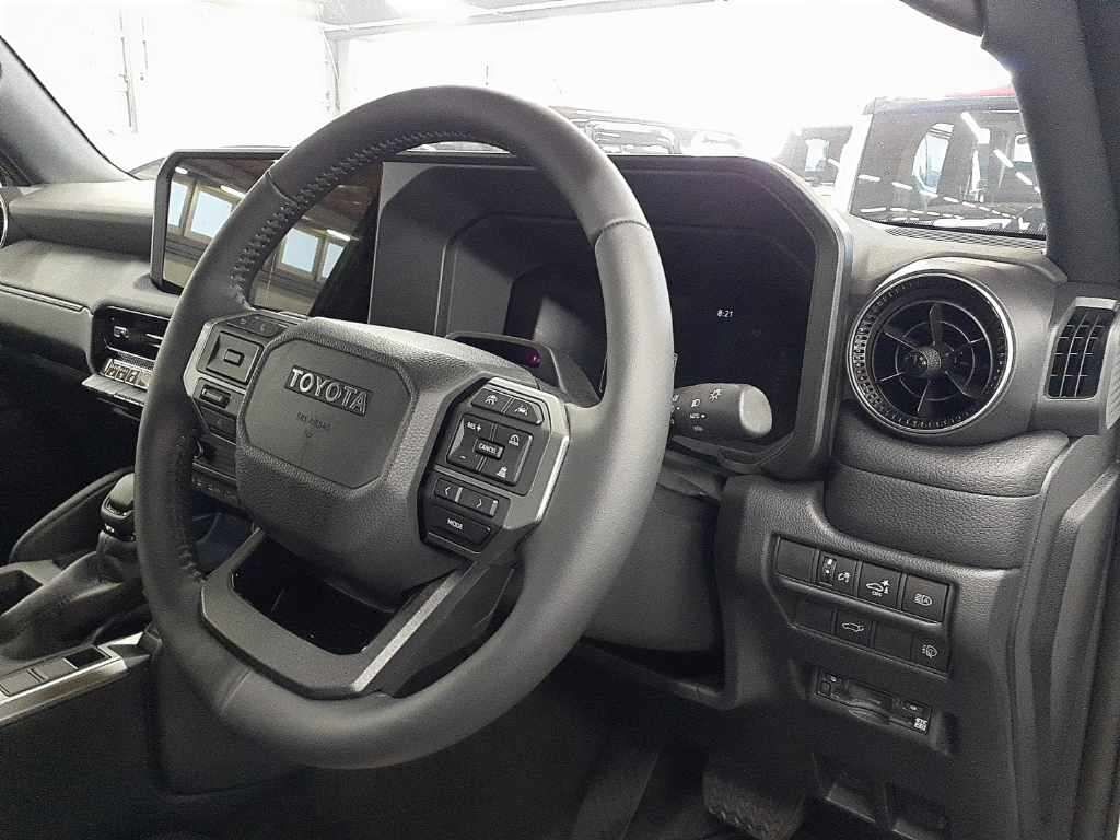 2025 Toyota Land Cruiser 250 VX 4WD auction photo 9