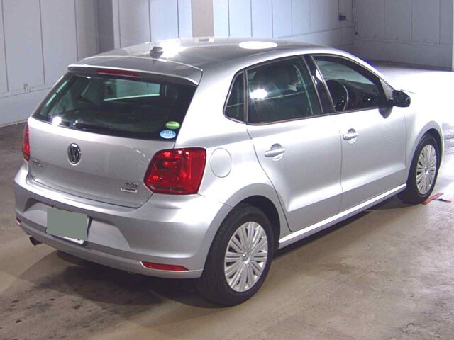 2016 Volkswagen ポロ TSIコンフォートライン auction photo 5