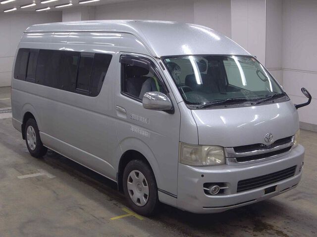 2006 Toyota Hiace グランドキャビン 4WD Japan auction vehicle