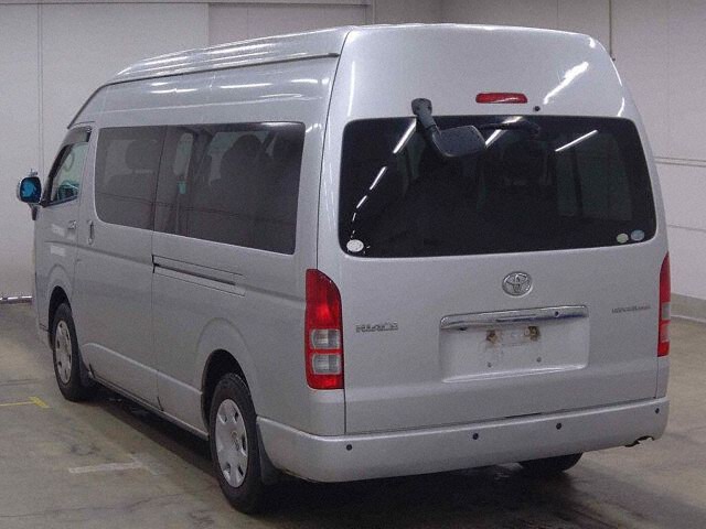 2006 Toyota Hiace グランドキャビン 4WD auction photo 2