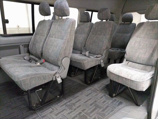 2006 Toyota Hiace グランドキャビン 4WD auction photo 6