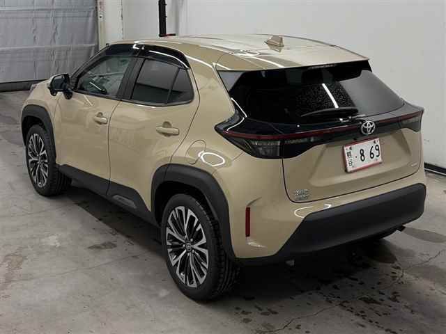 2023 Toyota Yaris Cross Z 4WD auction photo 2