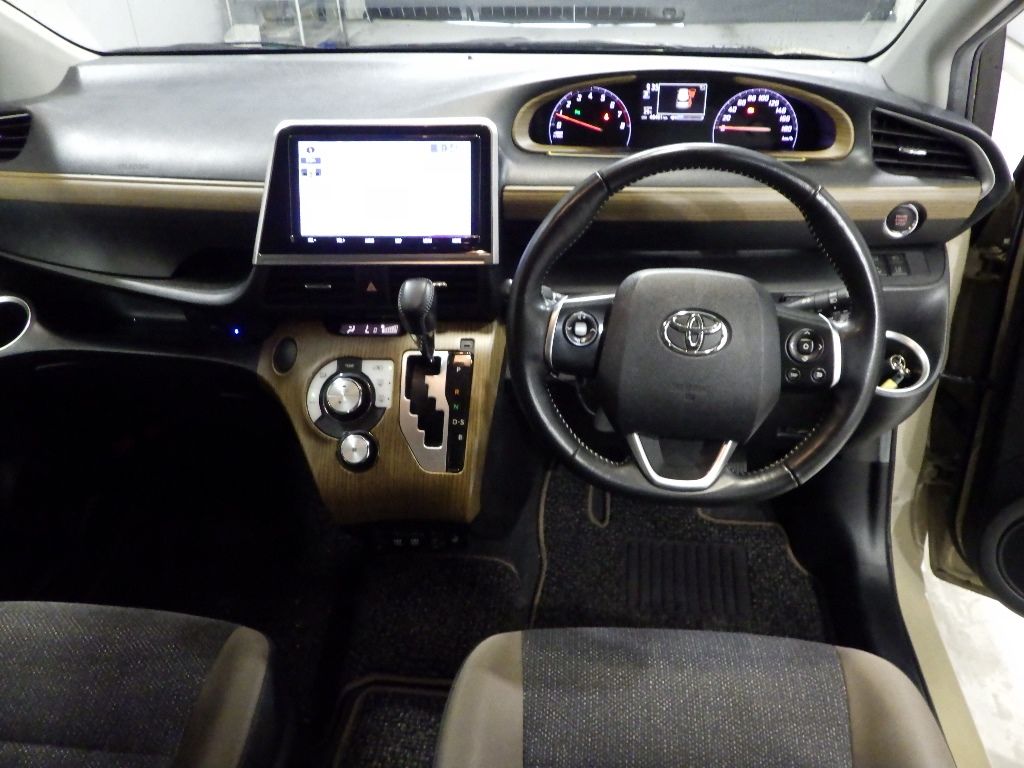 2019 Toyota Sienta G-Gramp auction photo 3