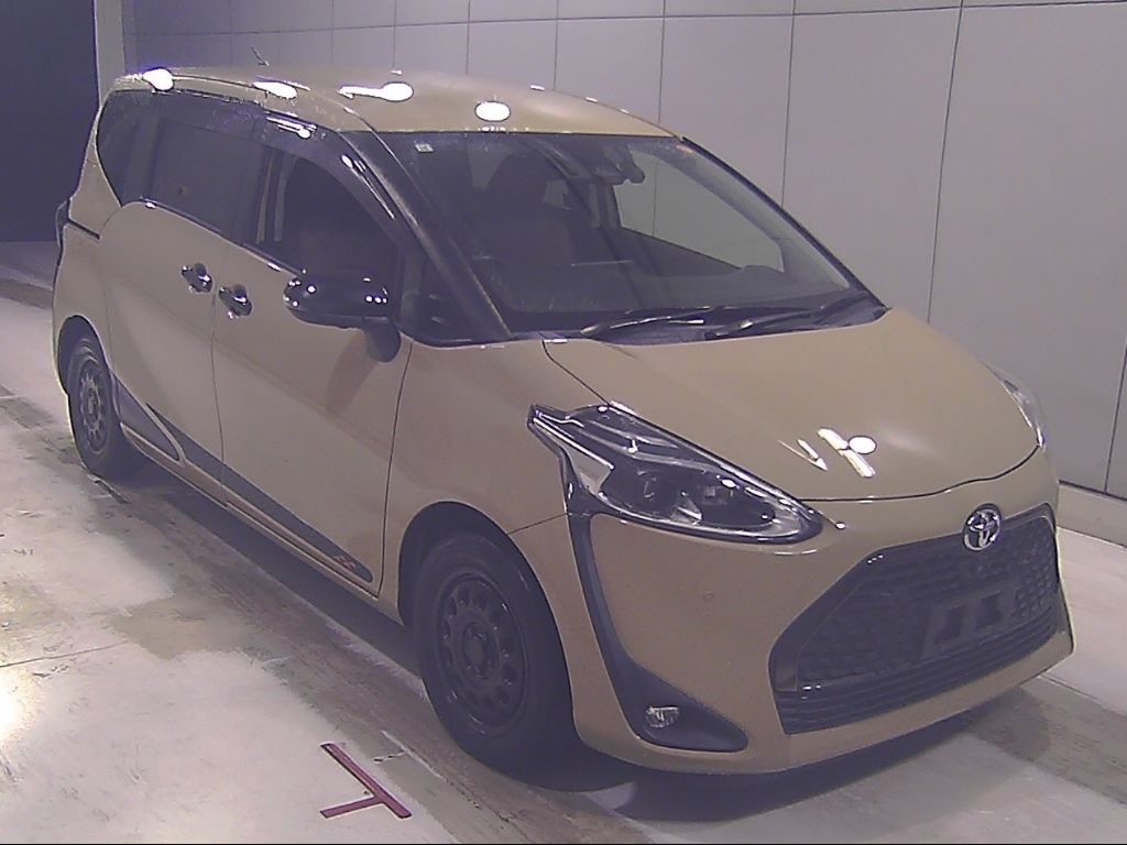 2019 Toyota Sienta G-Gramp Japan auction vehicle