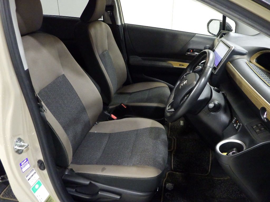 2019 Toyota Sienta G-Gramp auction photo 6