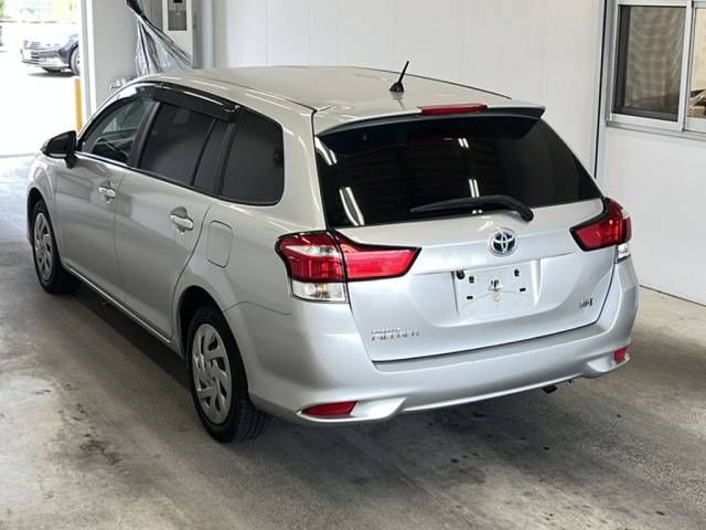 2021 Toyota Corolla Fielder ハイブリッド EX auction photo 5