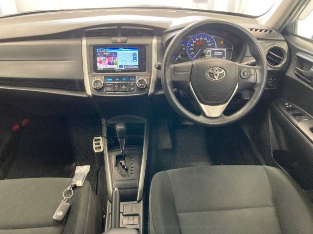 2021 Toyota Corolla Fielder ハイブリッド EX auction photo 2