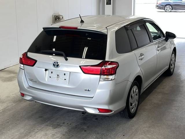 2021 Toyota Corolla Fielder ハイブリッド EX auction photo 3