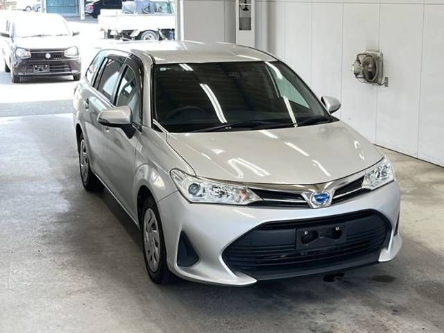 2021 Toyota Corolla Fielder ハイブリッド EX auction photo 4