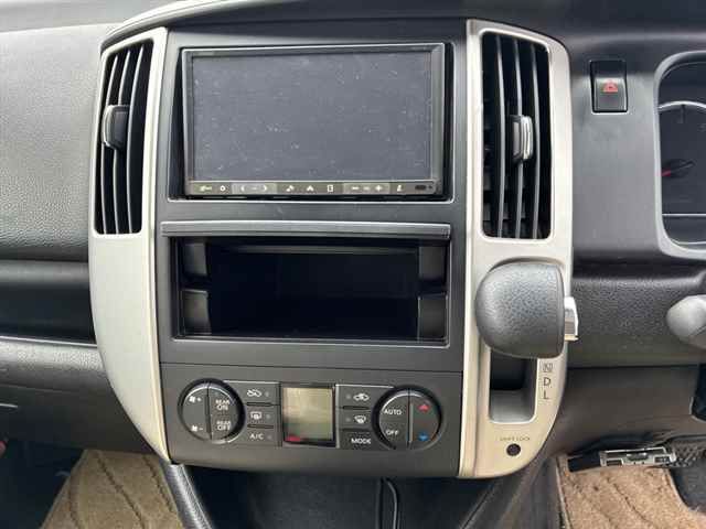 2009 Nissan Serena auction photo 6