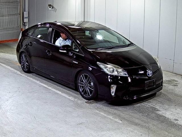 Japan Auction Vehicles 5 2014 Toyota Prius S auction photo