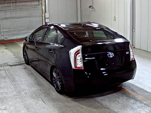 2014 Toyota Prius S auction photo 2