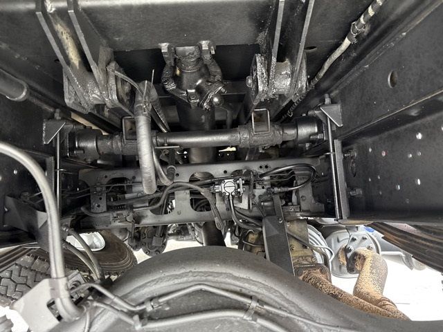 2013 Isuzu Forward dump auction photo 14
