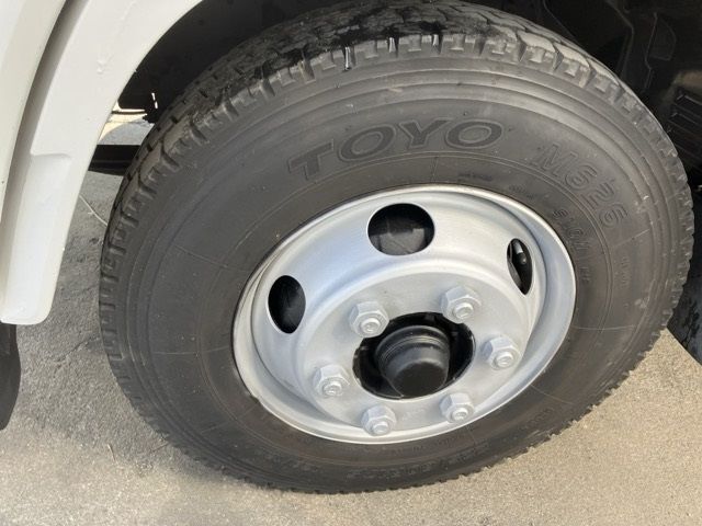 2013 Isuzu Forward dump auction photo 8
