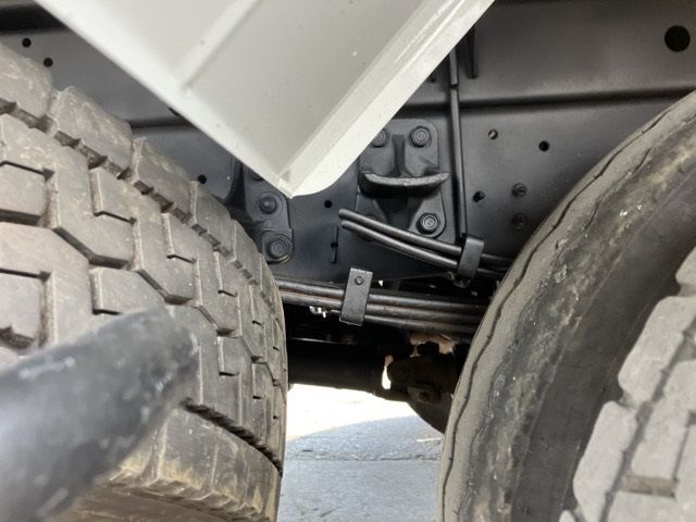2013 Isuzu Forward dump auction photo 9