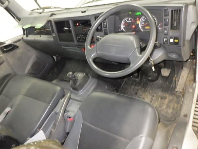 2010 Isuzu Elf Full flat low long auction photo 3