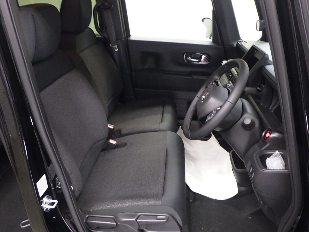 2026 Honda N-BOX Custom Black Style auction photo 6