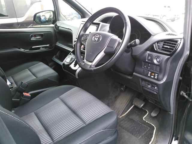 2019 Toyota Voxy ZSキラメキII auction photo 3