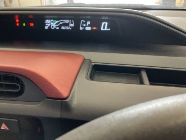 2016 Toyota Aqua S auction photo 6