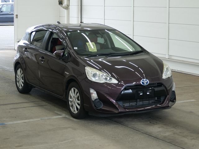 2016 Toyota Aqua S Japan auction vehicle