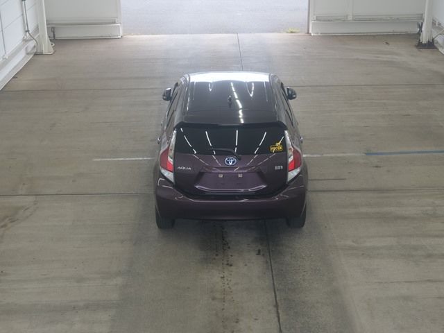 2016 Toyota Aqua S auction photo 3