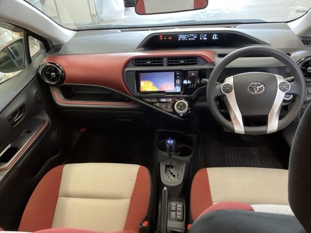 2016 Toyota Aqua S auction photo 5