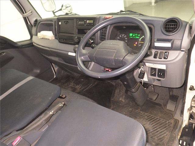 2015 Mitsubishi Fuso Canter 4WD Flatbed 2t auction photo 3