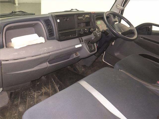 2015 Mitsubishi Fuso Canter 4WD Flatbed 2t auction photo 4