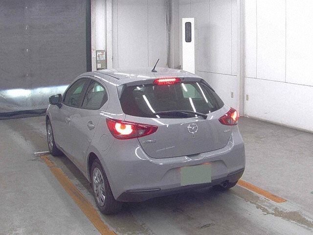 2023 Mazda 2 15C auction photo 2