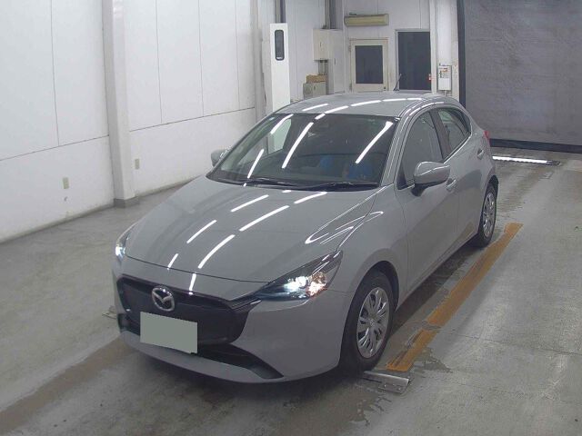 2023 Mazda 2 15C auction photo 4